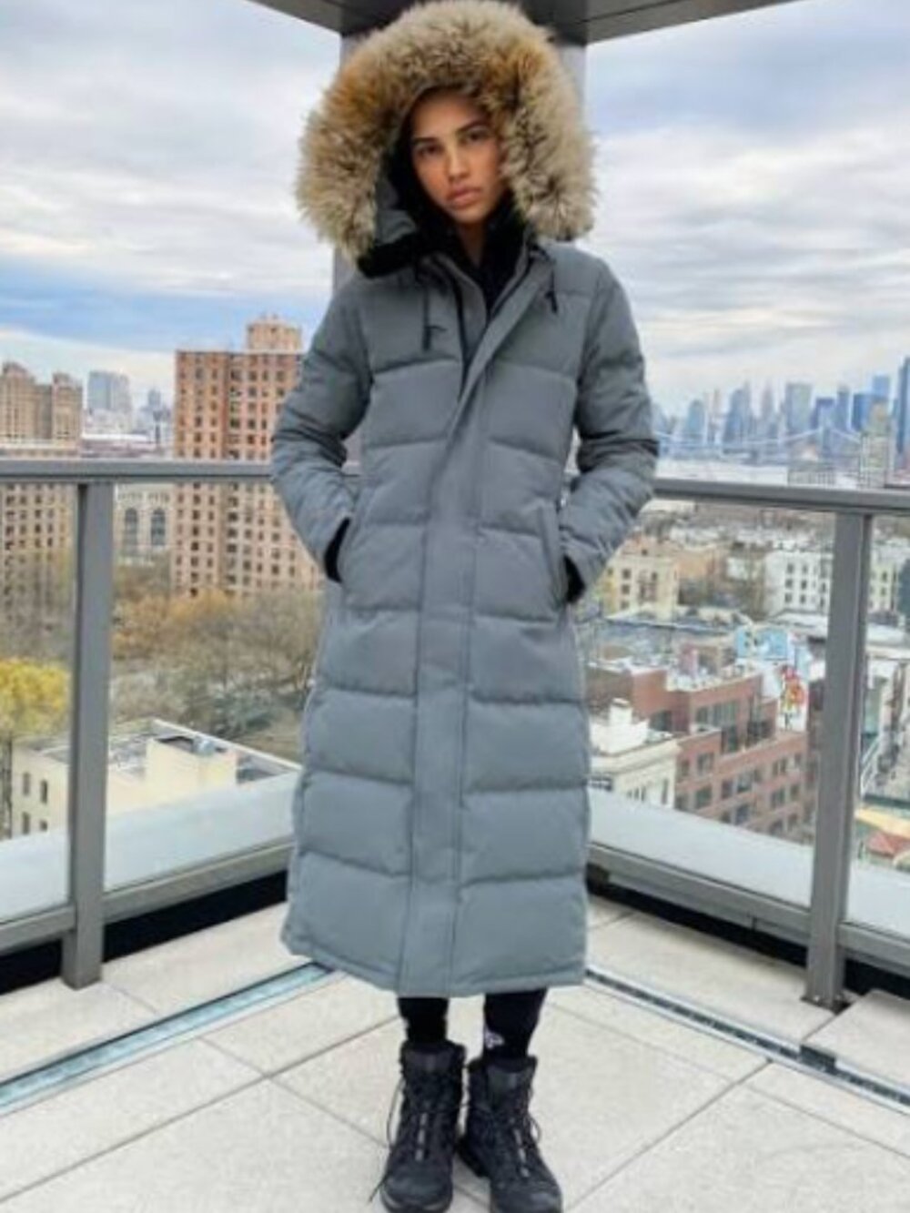 Aritzia Tna The Powder Parka Size M Charcoal Gray Long